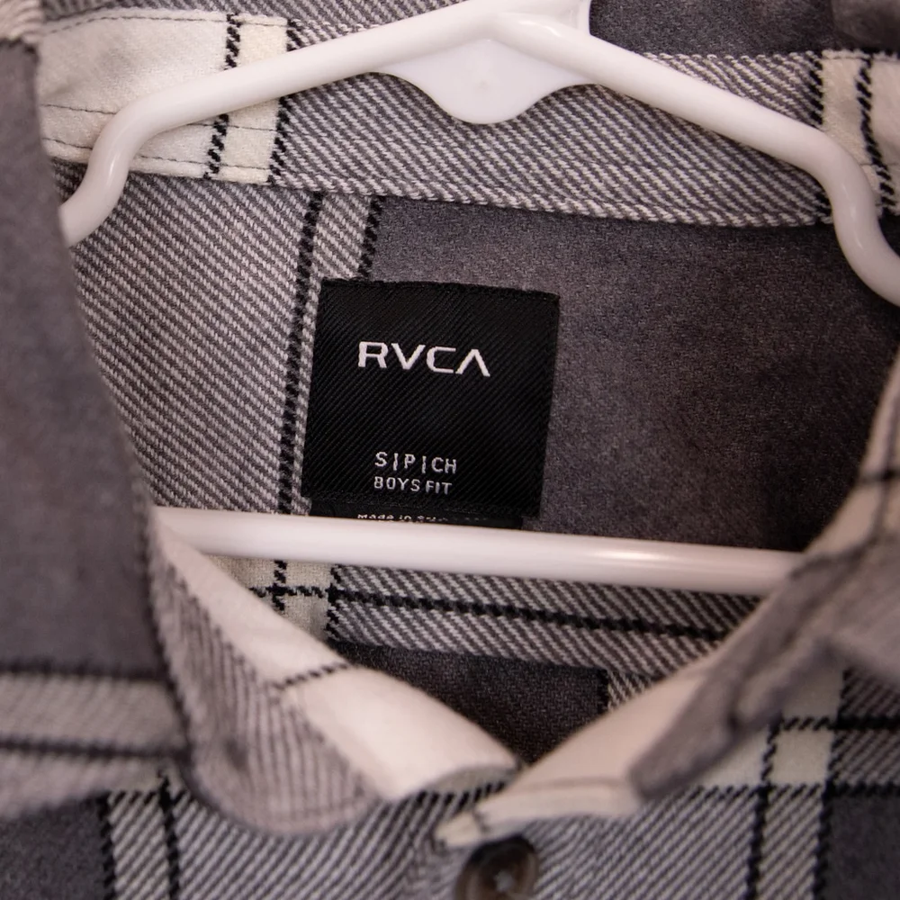 Boys RVCA flannel white and grey plaid button down shirt-S
